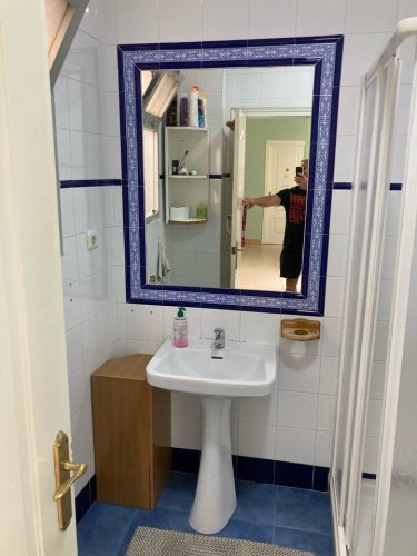 Alquilá una habitación interior económica en piso compartido – Málaga, Andalucía.