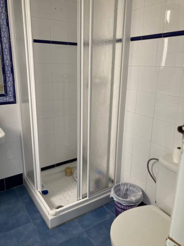 Alquiler accesible en Málaga habitación interior en piso compartido andaluz.