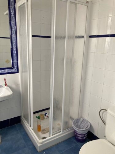 Apartamento compartido en Málaga con habitación interior lista para entrar.