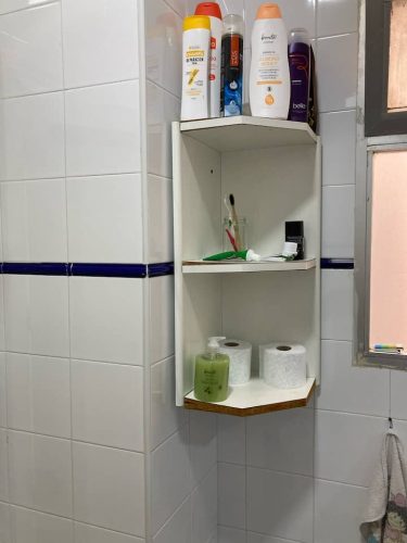 Habitaciones interiores en alquiler en Málaga, ideales para estudiantes y viajeros.