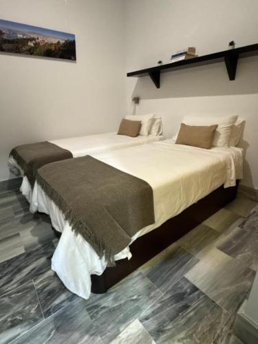 Amplio-y-luminoso-apartamento-Plz-de-la-Merced-Life-in-Malaga-02