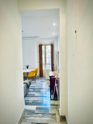 Amplio-y-luminoso-apartamento-Plz-de-la-Merced-Life-in-Malaga-15