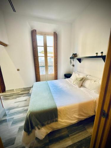 Amplio-y-luminoso-apartamento-Plz-de-la-Merced-Life-in-Malaga-21