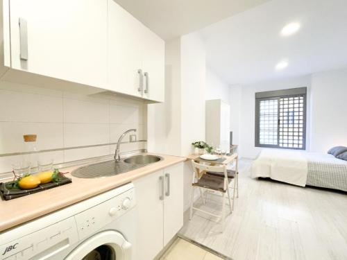 Estudio-Malaga-Centro-Life-in-Malaga-6