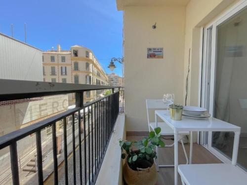 Moderno-apartamento-Plz-de-la-Merced-Life-in-Malaga-44