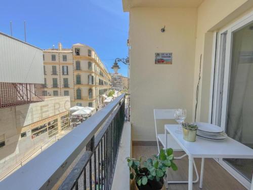 Moderno-apartamento-Plz-de-la-Merced-Life-in-Malaga-7